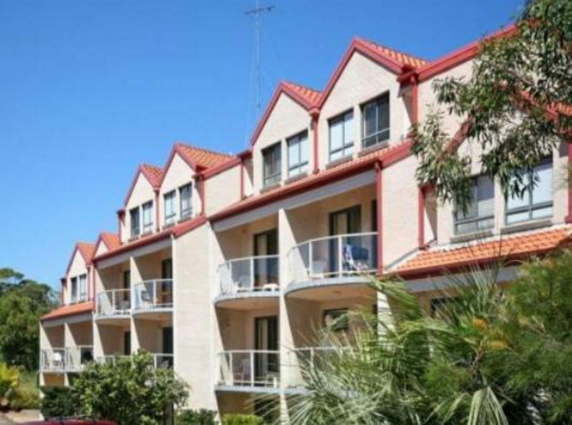 Апарт отель Nelson Bay Breeze Экстерьер фото